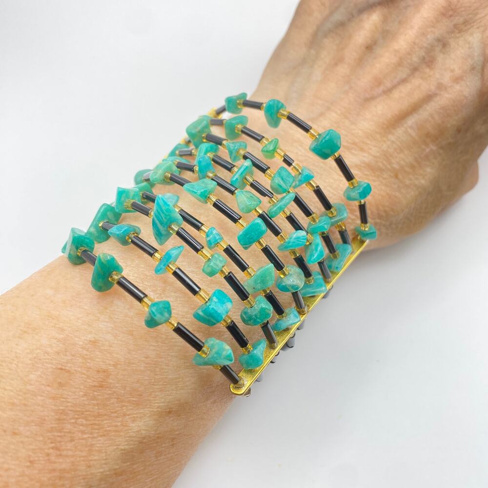 Mid Century Modern Turquoise Onyx Wire Wrap Bracelet Bead Gold Tone MCM